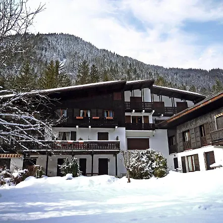 Appartement Les Charmoz-3 By Interhome *